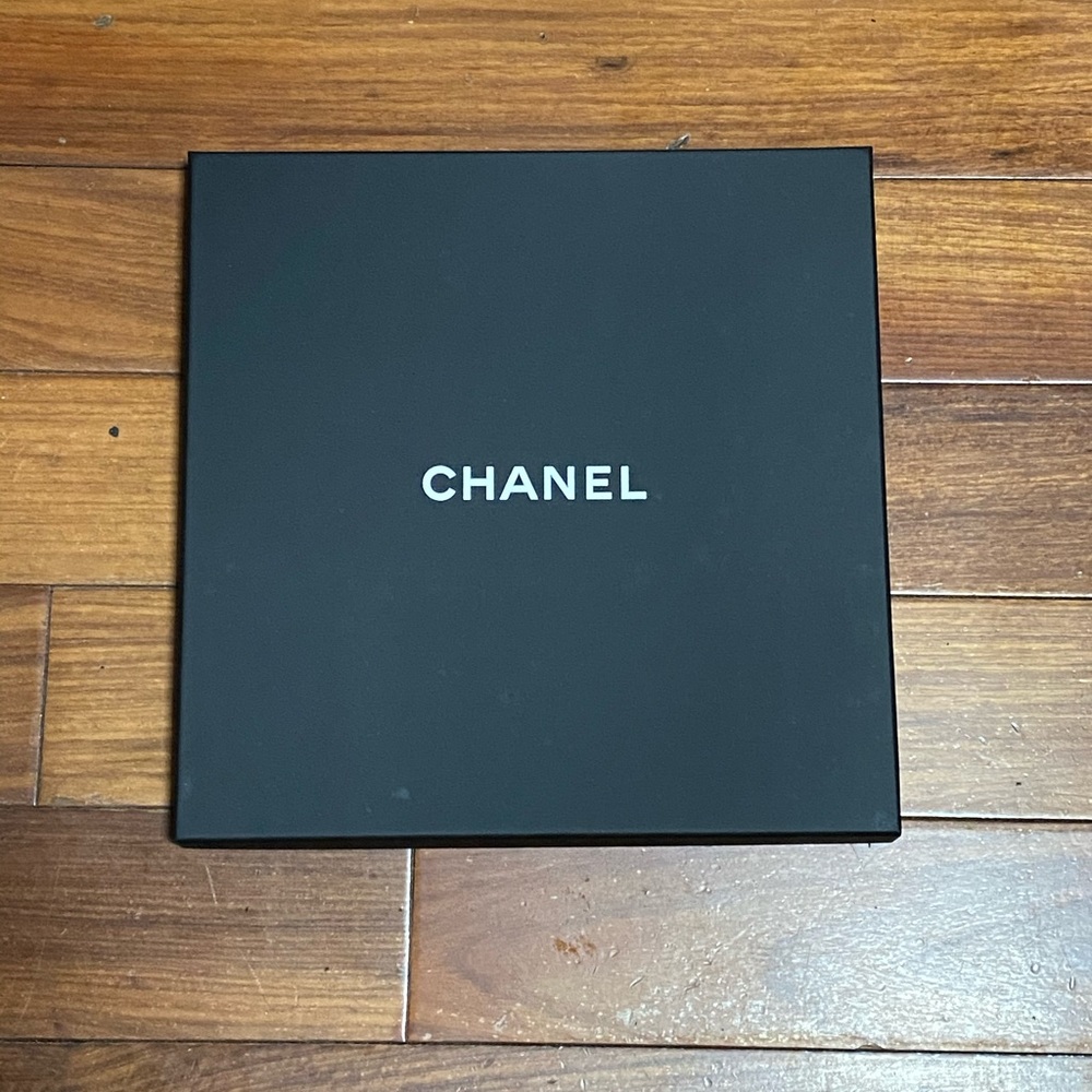 Chanel box